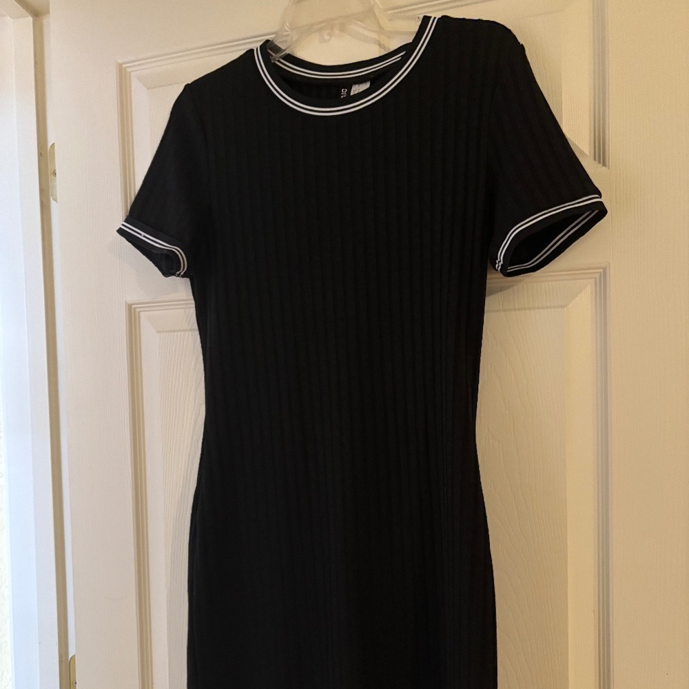 H&M sporty black dress